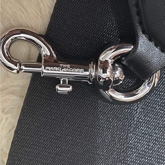 ❌❌SOLD❌❌MARC JACOBS TEDDY BAG - Picture 5 of 9